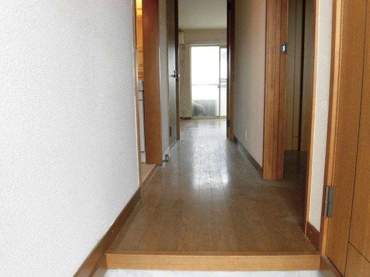 シュトラーセ藤沢 B棟の玄関