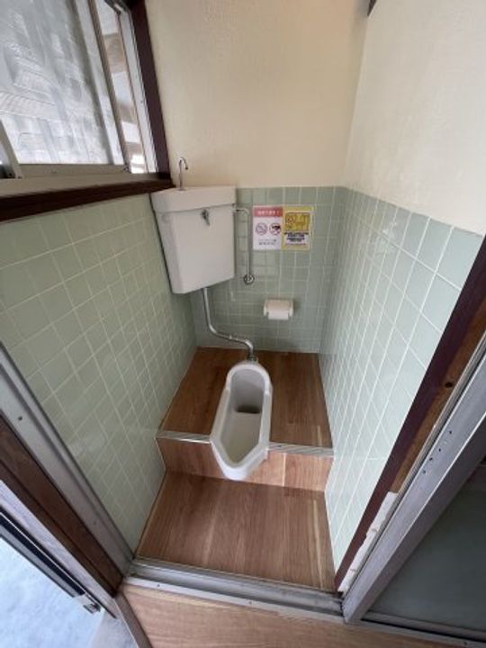 アパート水小屋の内装