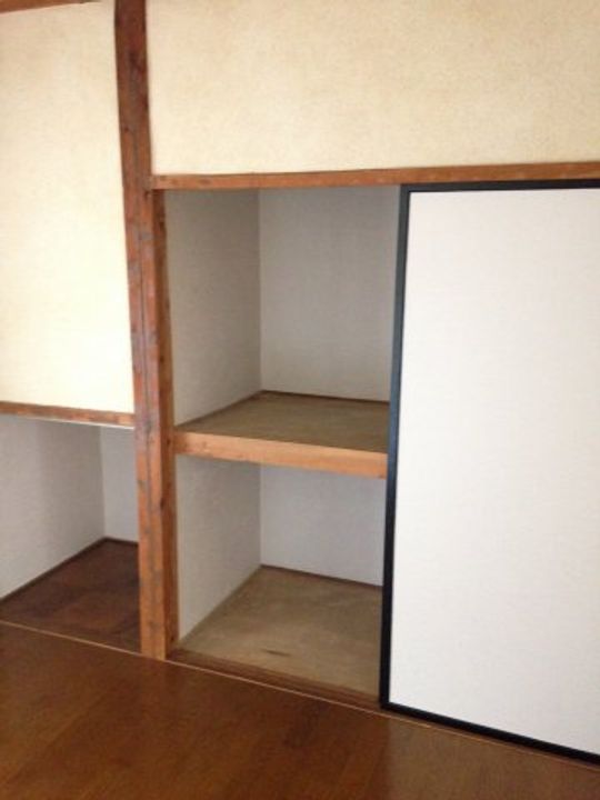 アパート水小屋の内装