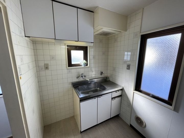 三波ビルのキッチン