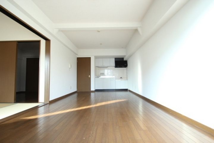 第3川崎ビルの居間