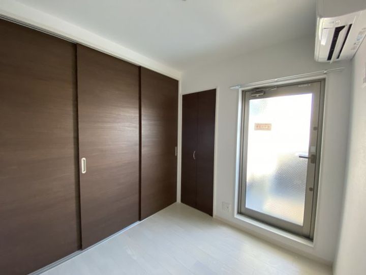 F asecia Sphaleの内装