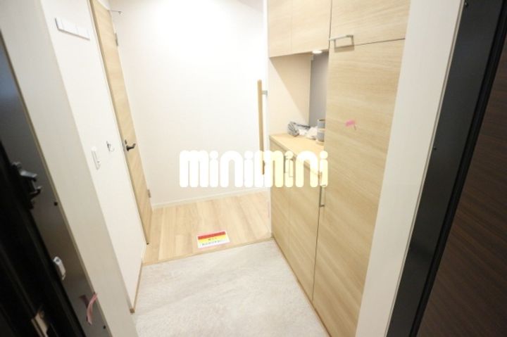 ドッゴミームの玄関