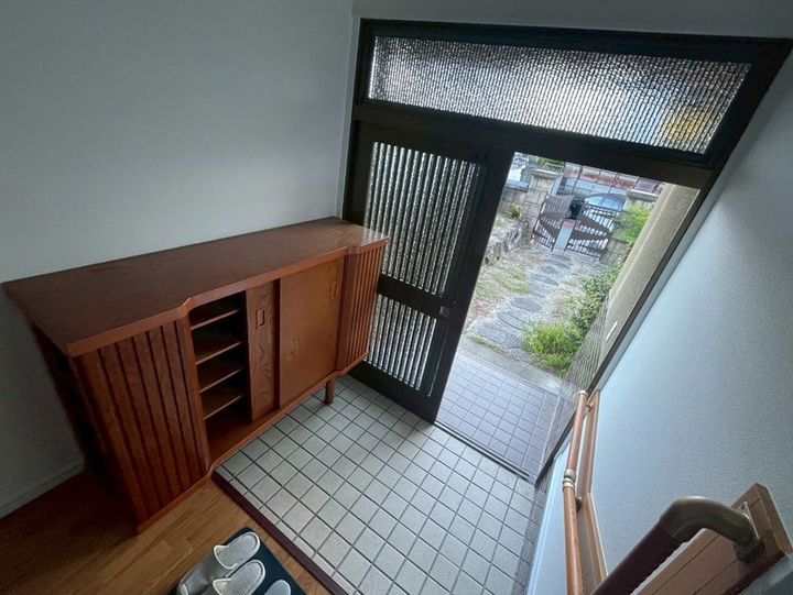 兵庫県姫路市白鳥台3(一戸建)の賃貸物件の玄関