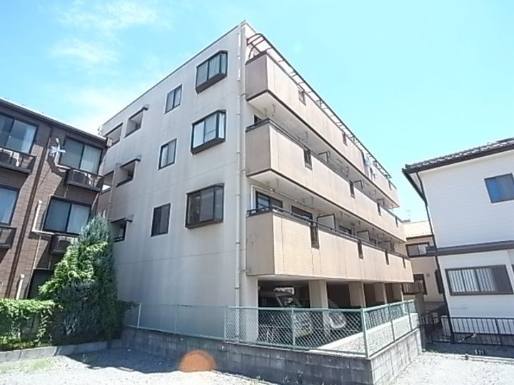 ユーロハイツ高山の外観
