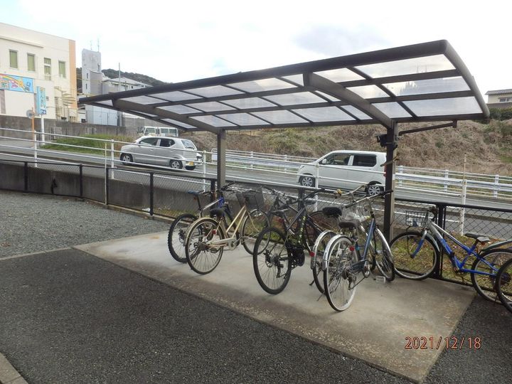 オーセンティック室園EASTの地図