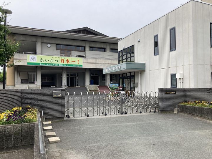 オーセンティック室園EASTの周辺