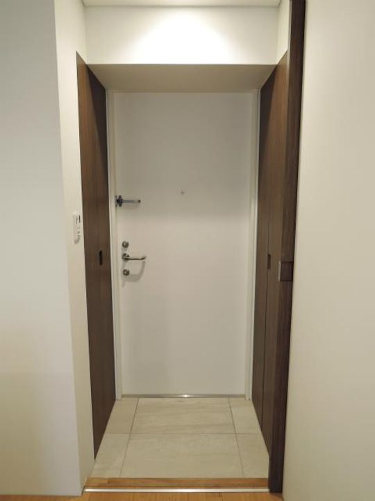 Flats TAHICOの玄関