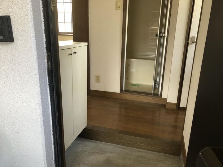 辻岡ビルの玄関