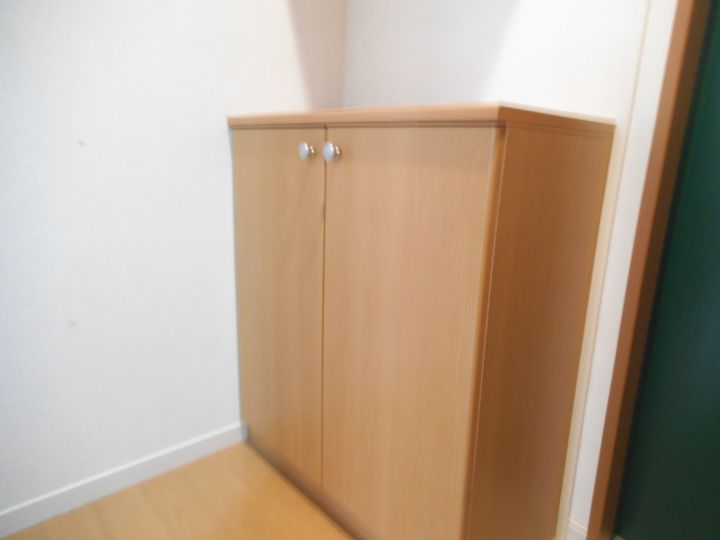 東京都世田谷区砧4(マンション)の賃貸物件の玄関