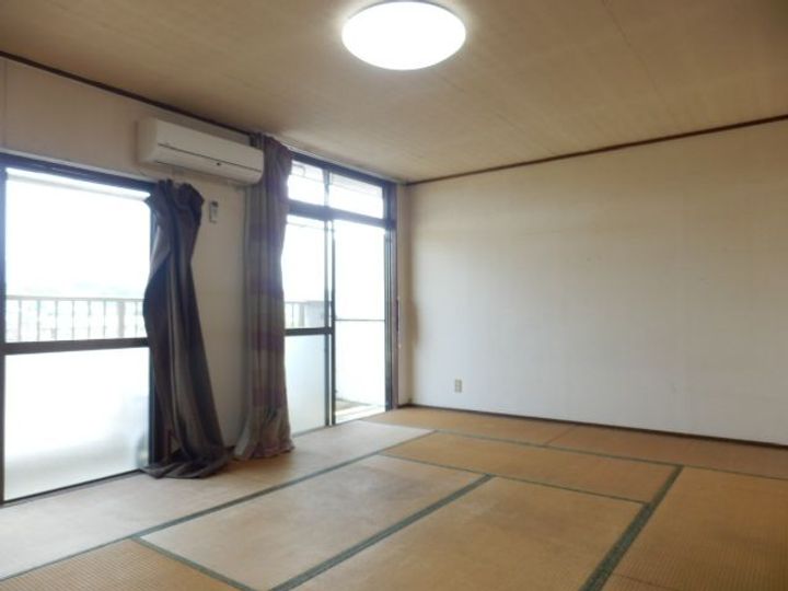 レジデンスよしいの居間
