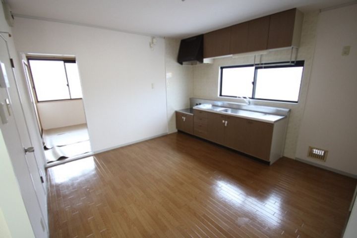 セジュール府中B棟の居間