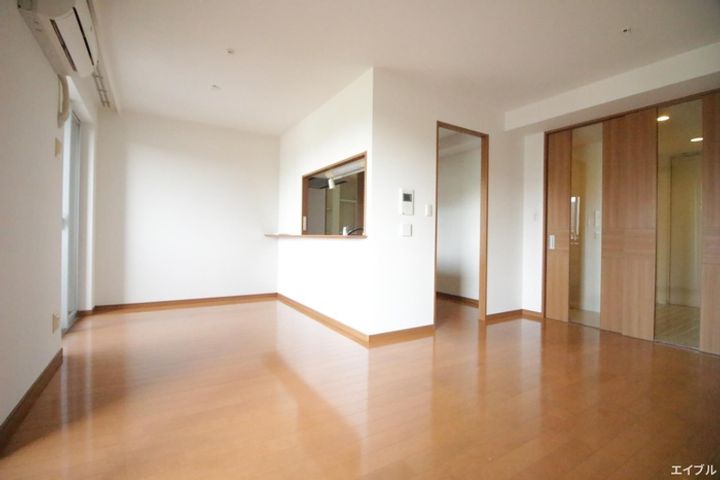 アイランドタワースカイクラブC棟の居間