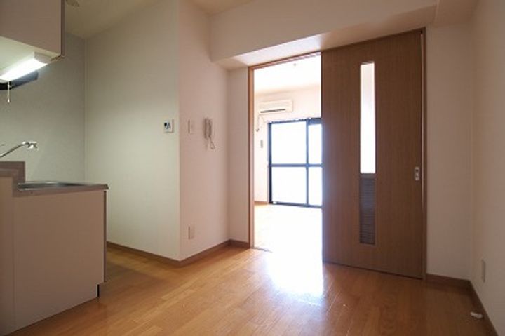 ARTHU-WIN・D.赤間の居間