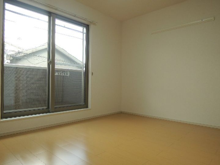 大阪府大阪市生野区小路2(アパート)の賃貸物件の居間