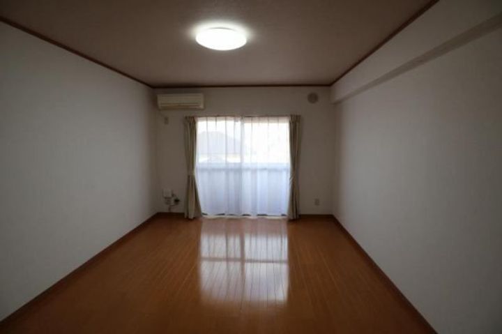 セサミなべたIの居間