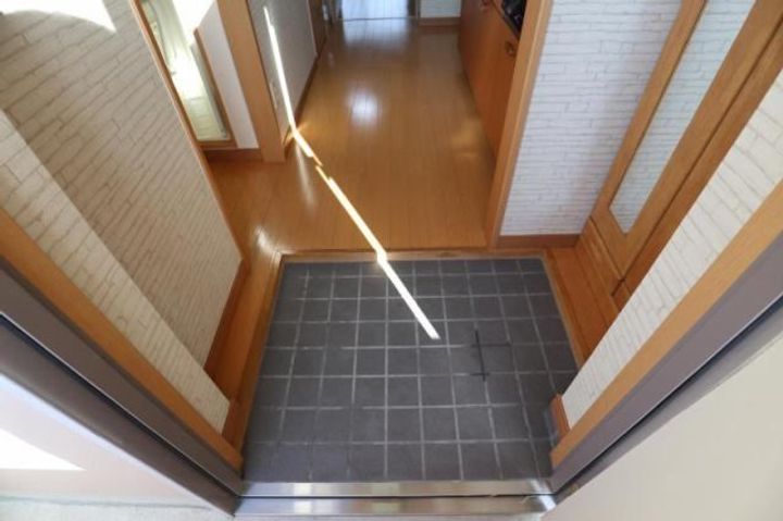 セサミなべたIの玄関