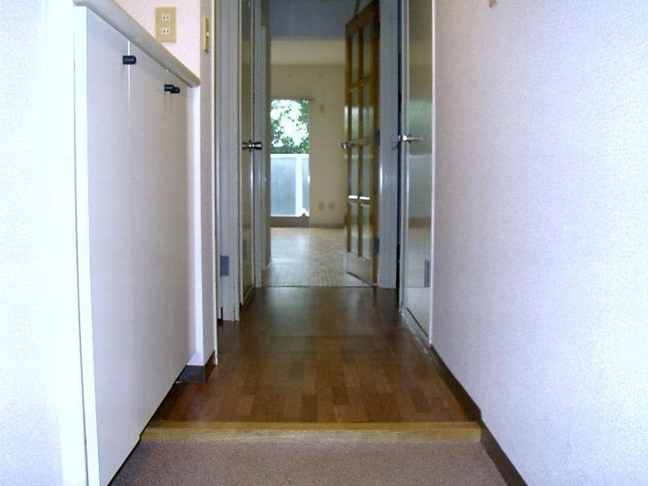 コスモ浦和中島の玄関