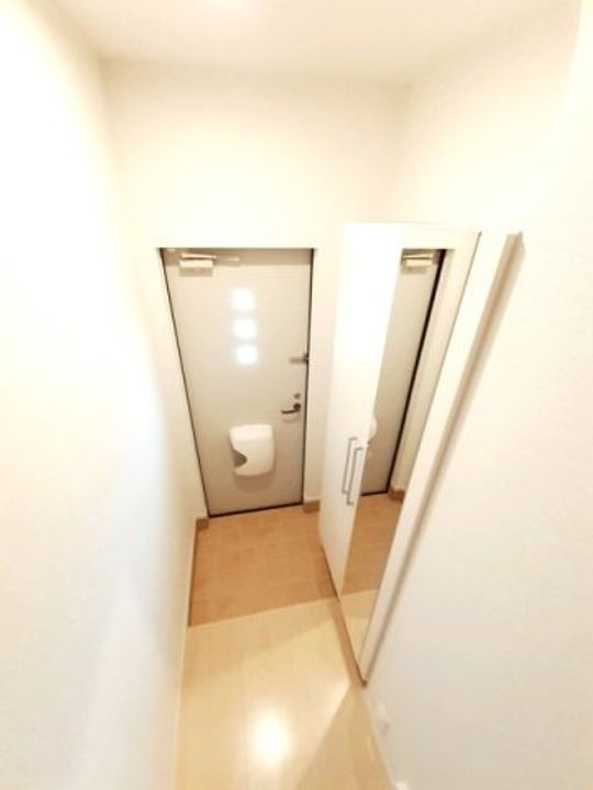 ラフレシールIIの玄関