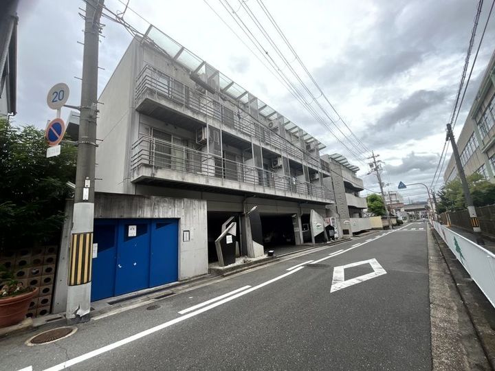 大阪府東大阪市長栄寺(マンション)の賃貸物件の外観