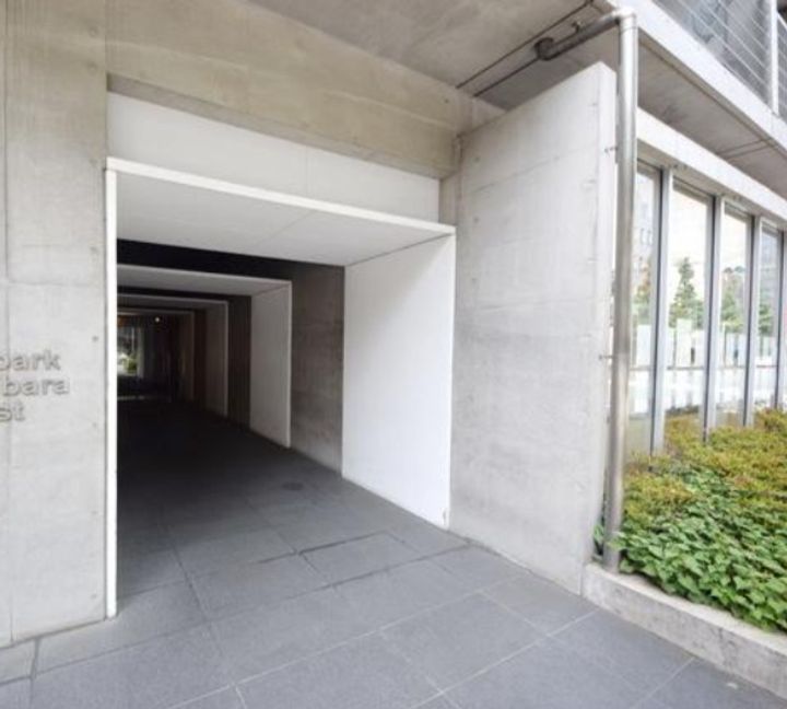 東京都千代田区岩本町3(マンション)の賃貸物件の地図