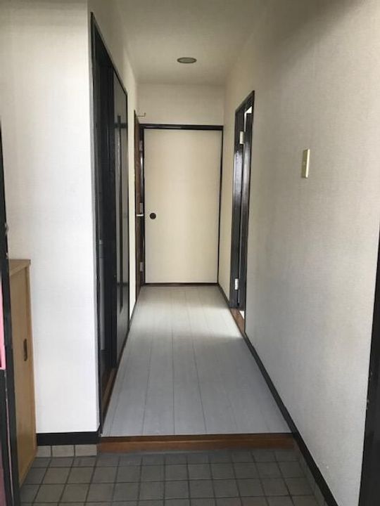 サンコート中里台パートIの玄関