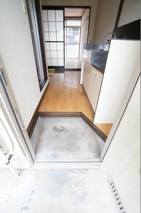 神奈川県厚木市下荻野(アパート)の賃貸物件の玄関