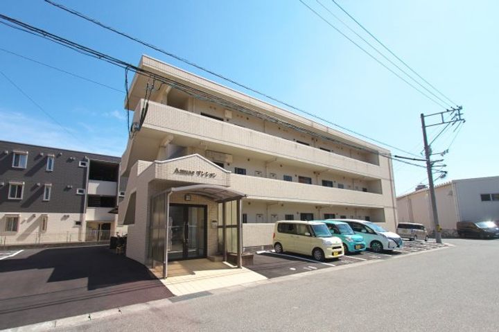 アミューズマンションの外観