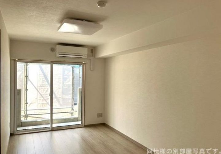 新潟県三条市須頃3(マンション)の賃貸物件の居間