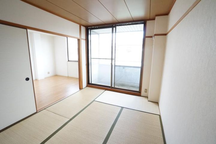 アティック館の居間