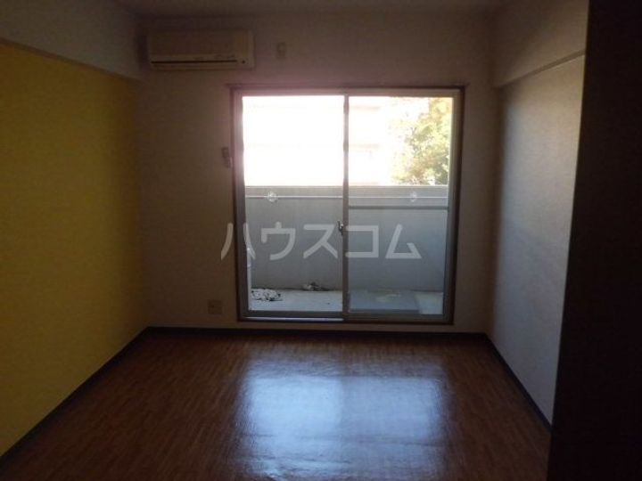 ラ・ティファールの居間