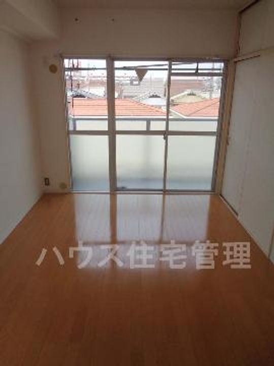 大阪府高槻市如是町(マンション)の賃貸物件の居間