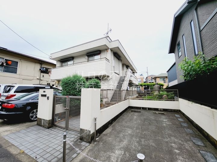 エミールガーデンの外観