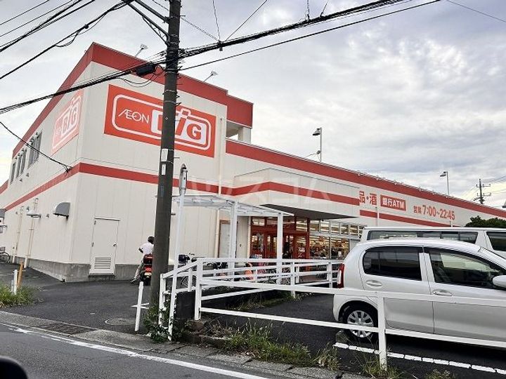 サンモール鳥居の周辺