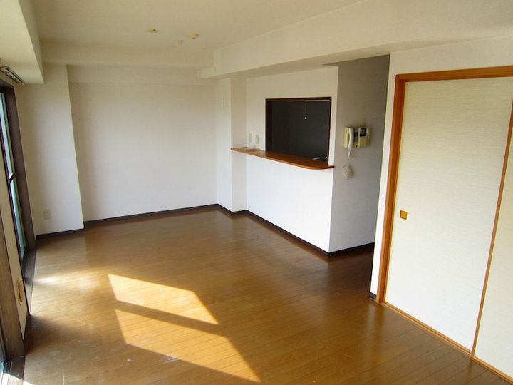 神奈川県小田原市久野(マンション)の賃貸物件の居間