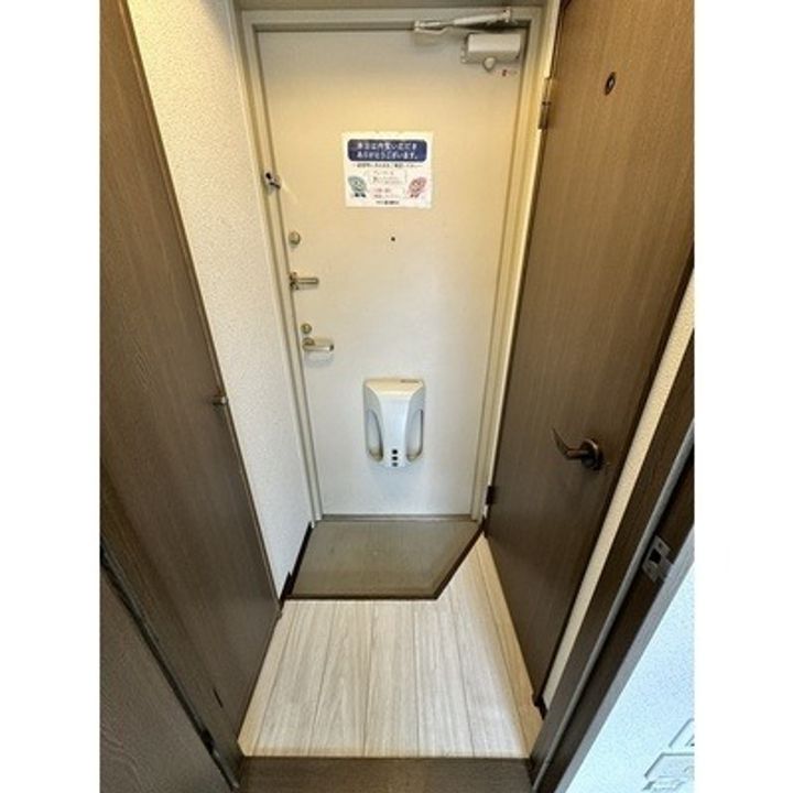 ルーブル8条館の玄関