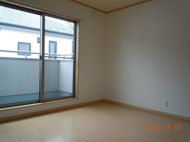 ガーデンコート下亀田IIの居間