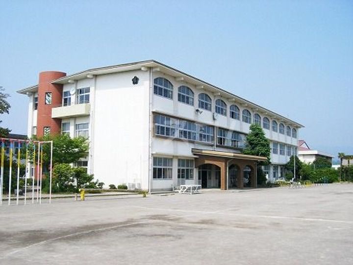 坪内ハイツの周辺