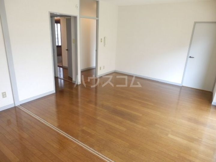 TS習志野ハイムの居間