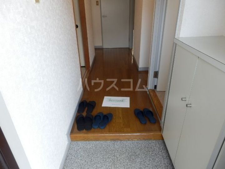TS習志野ハイムの玄関