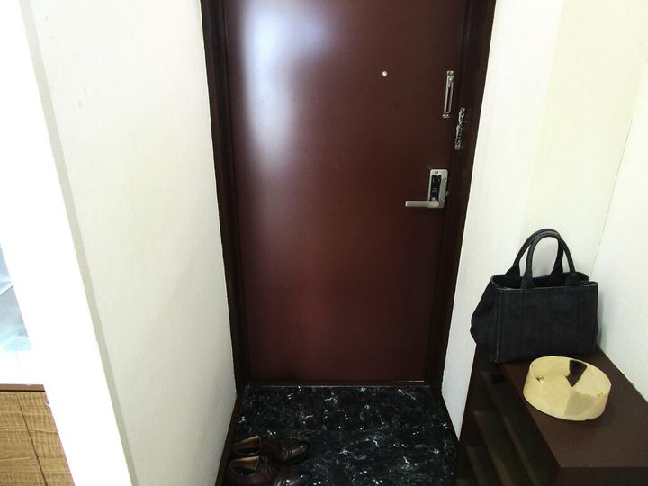 コーポ林の玄関