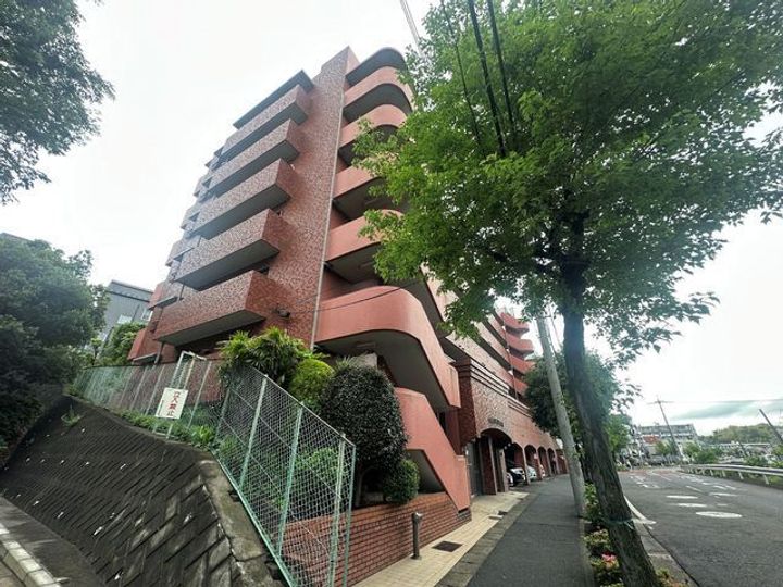 パストラールあざみ野の外観