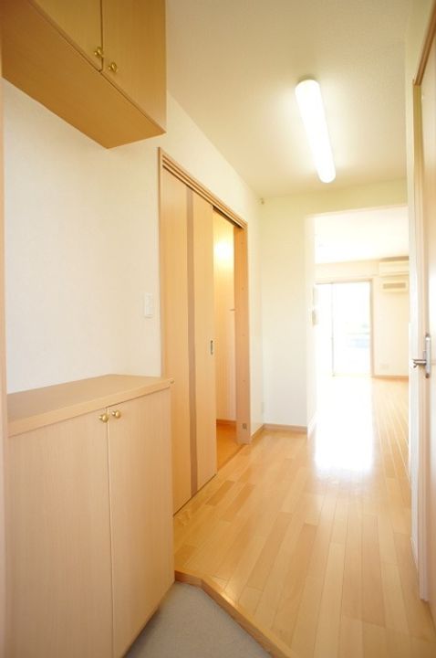 シェリーメゾンの玄関