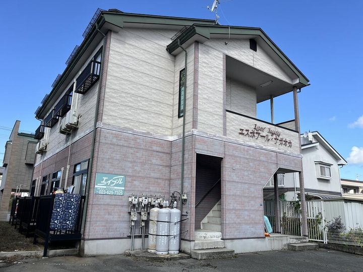 エスポアールナガオカの外観