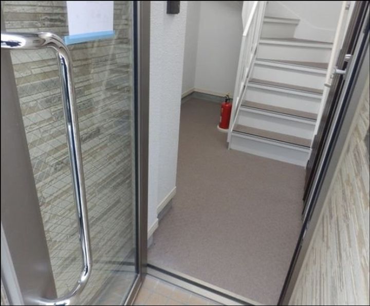 東京都足立区千住東2(アパート)の賃貸物件の玄関