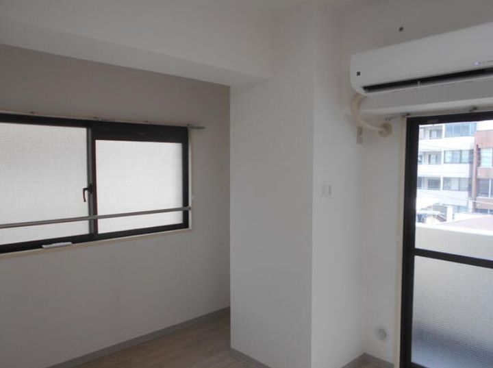 神奈川県横浜市西区平沼1(マンション)の賃貸物件の居間