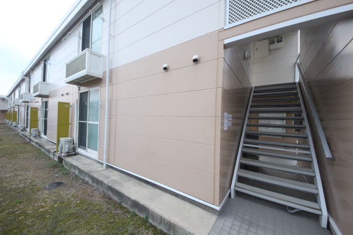 ワイズアパートメント八尾の外観
