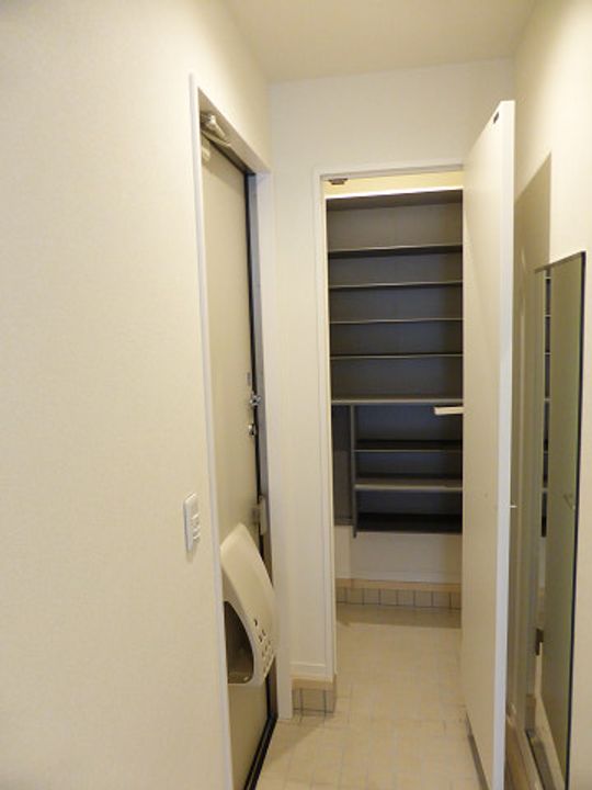 フルールCの玄関