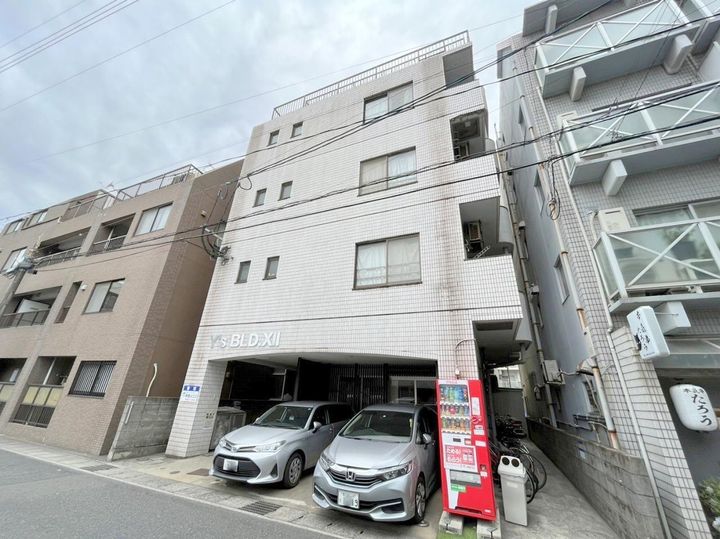 Y’s BLD.XIIの外観