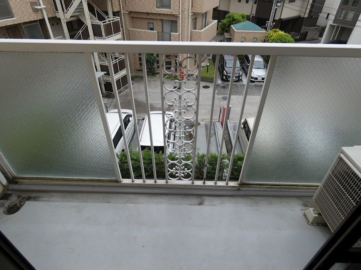 チャーリーズマンションIIの内装